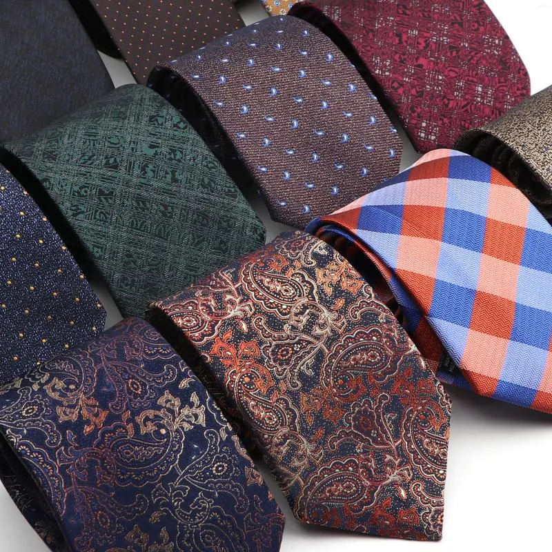Бабочки полосатые мягкие пейсли полиэстерские галстуки мужская модная классическая галстука Men Men Business Standard Designer Cravat 8 см шириной