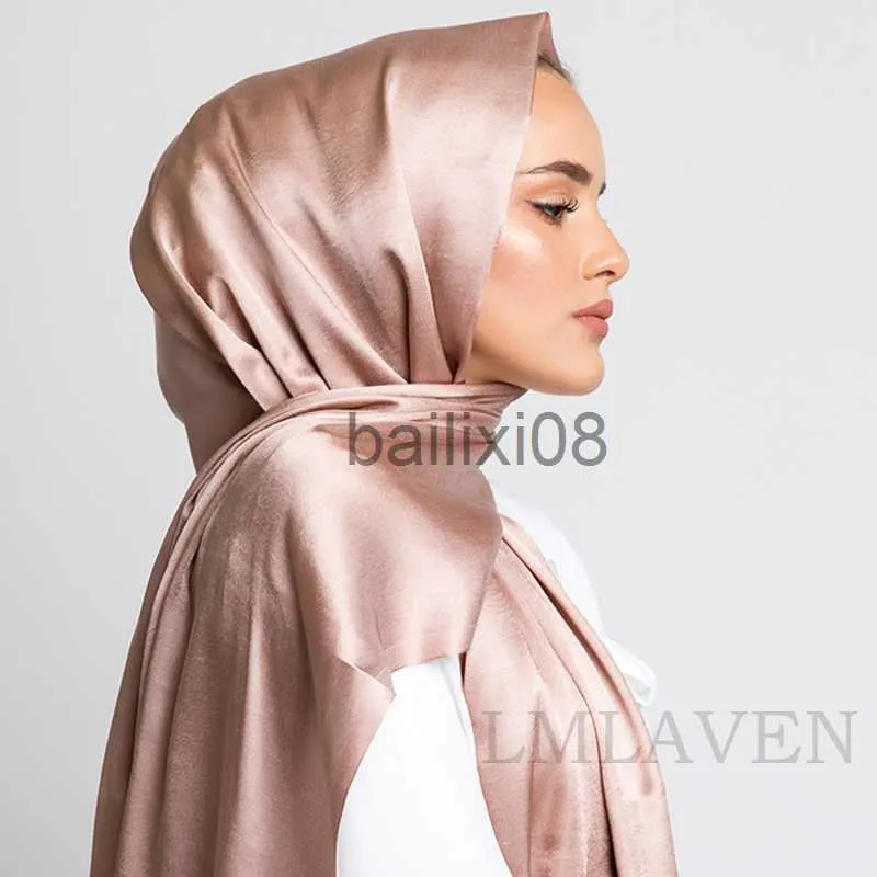 Szaliki Premium Shimmer Silk Satin Hijab Scarf Women Luksusowy Medine Silk Veil Muzułmańskie kobiety Hidżab Błysny jedwabny szal Saliws Tippet J230801