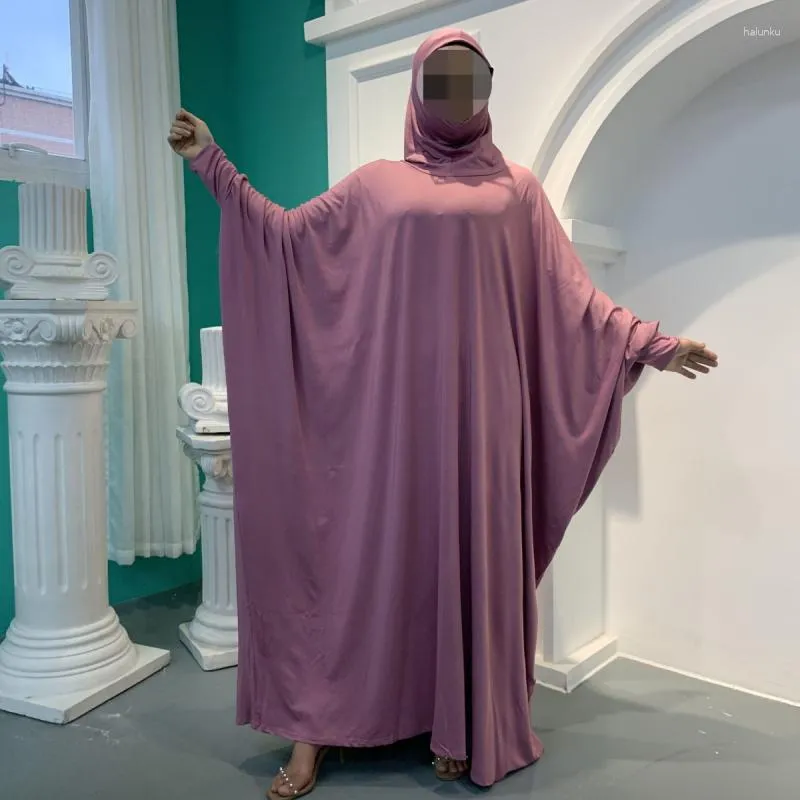 Vêtements ethniques femmes musulmanes Robe à capuche Robe longue islamique manches chauve-souris caftan arabe quatre saisons portable Abaya Jilbab grande taille