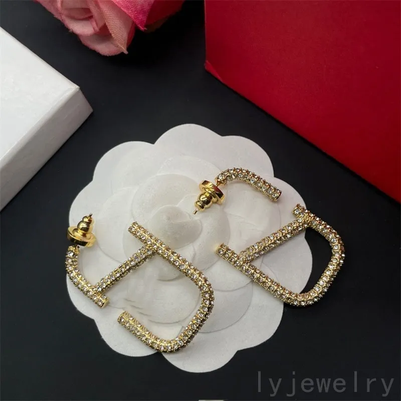 Diamond stud oorbel voor vrouwen designer oorbellen v bruiloft unieke letters vorm klassieke luxe sieraden vrouw engagement plated gouden oorbel western ZB031 C23