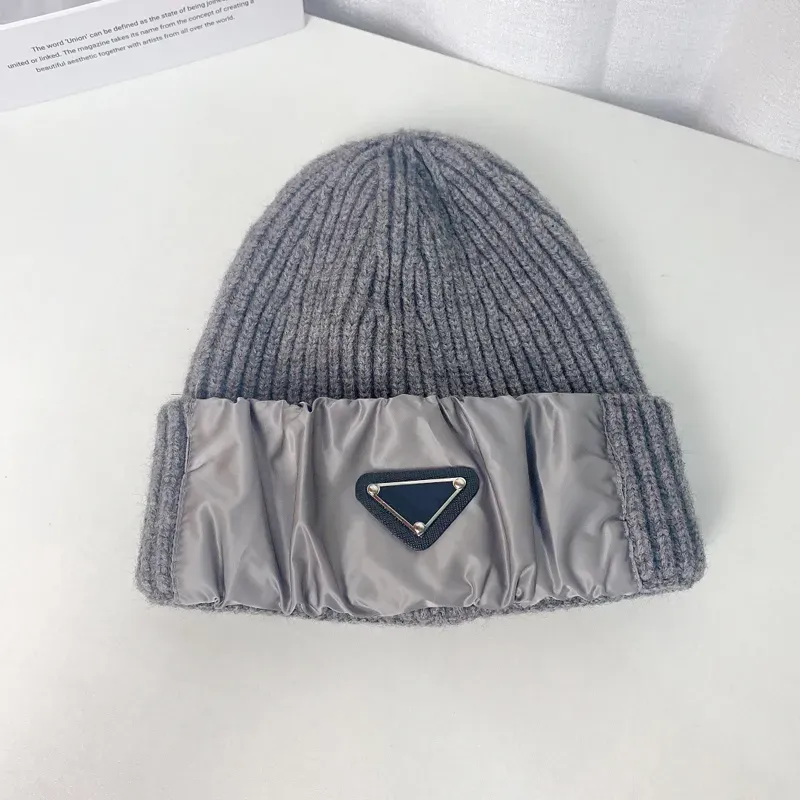 Gros Bonnet Designer Chapeau D'hiver Femmes Hommes Tricot P Designers Bonnets Triangle Équipé Laine Seau Chapeaux De Luxe Casquettes Bonnet Camionneur