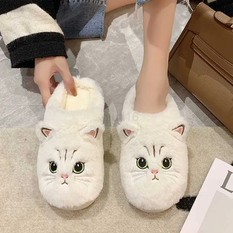 Pantofole a forma store di animale