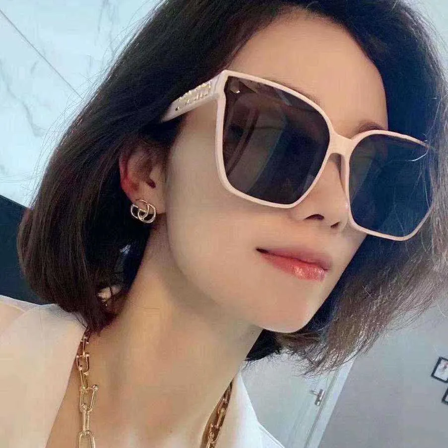 2023 Nouvelles lunettes de soleil design de luxe en ligne Red Same Candy Skin Ins Lunettes de soleil Femme Mode Polyvalent CH5421