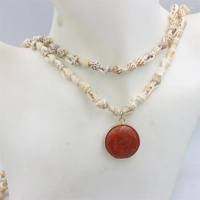 Gargantilla Joyería de moda Forma de caracol de mar natural Cuentas de concha que hacen un collar de coral más largo Diseño de suéter para mujeres Accesorios de regalo de fiesta