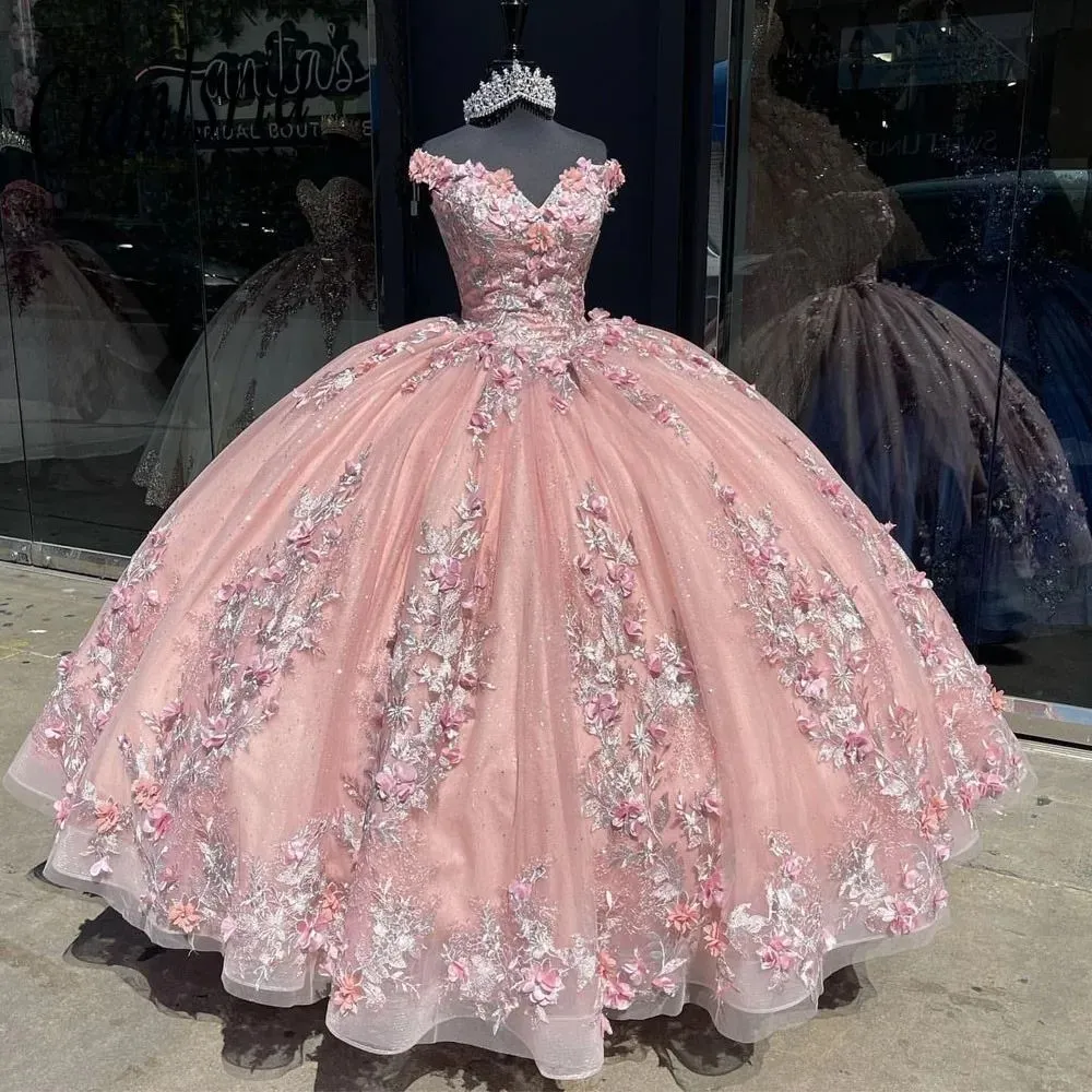 2023 مثير الدانتيل الوردي Quinceanera فساتين كرات الثوب قبالة الكتف حبات كريستال 3D زهور الزهور الزهور تول كرات الثوب الحزب فستان حفلة موسيقية مفتوحة الظهر