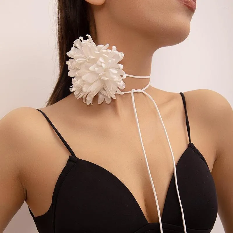 Anhänger-Halsketten, handgefertigt, lange Seilkette, Stoff-Blumen-Choker-Halskette für Frauen, trendige Charms, Damen, eleganter Modeschmuck am Hals
