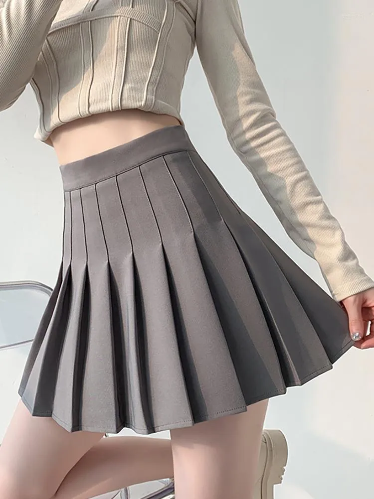 High waisted white hot sale skirt in winter