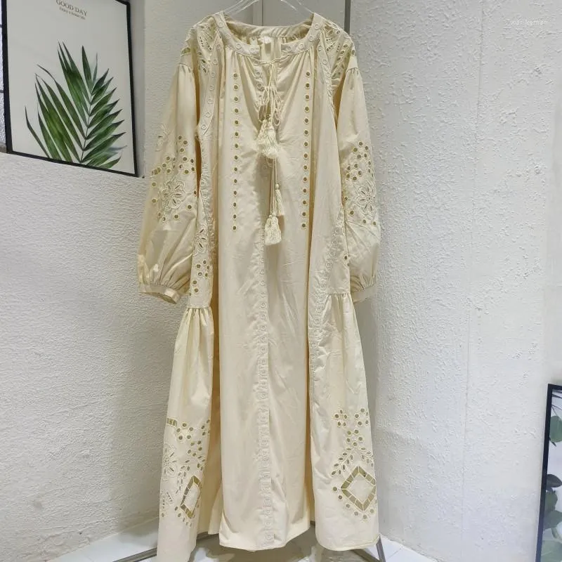 Robes décontractées luxe romantique bohème plage vacances brodé Robe en lin pour les femmes évider Hippie Boho longue Robe Tunique