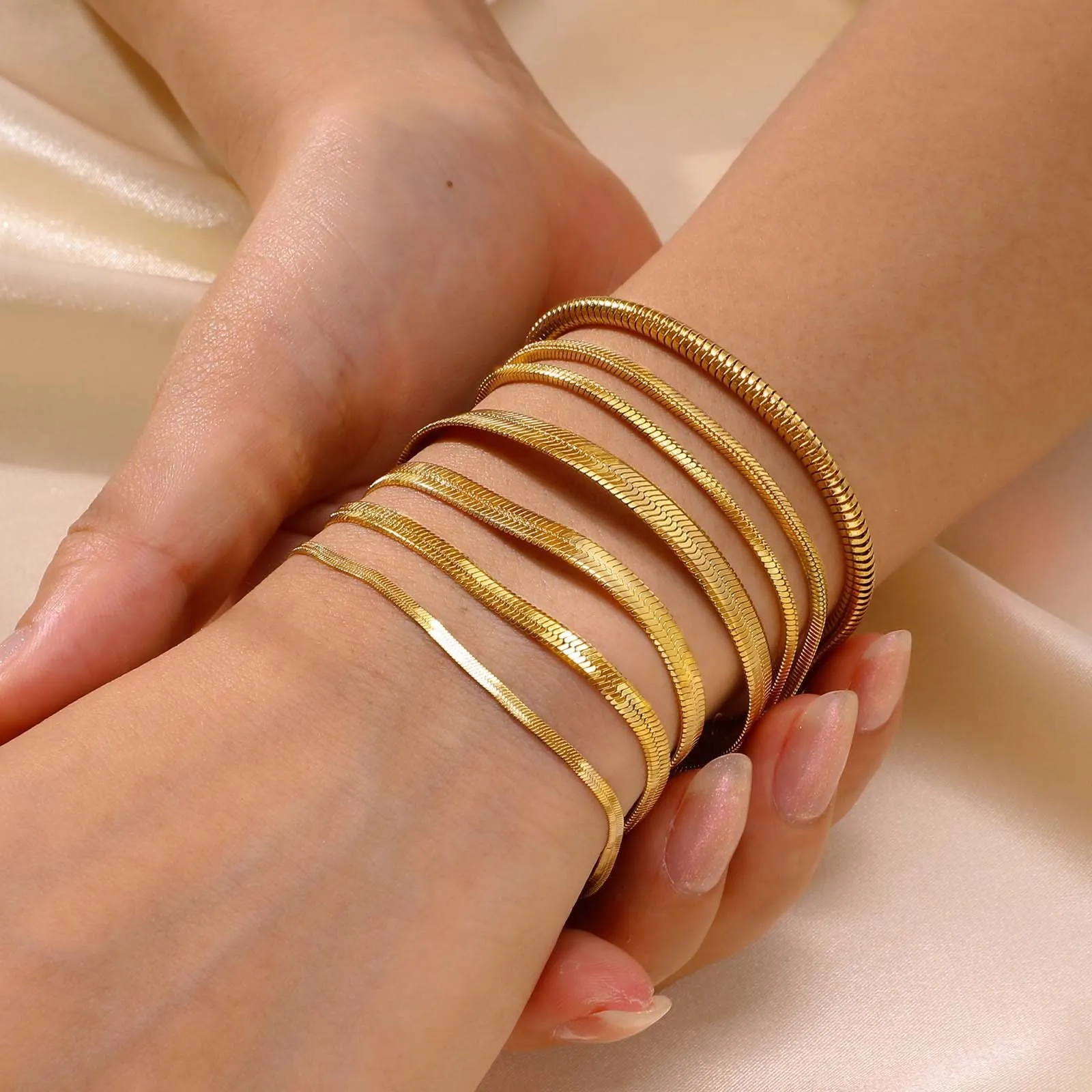 Браслеты очарования Orazio Gold Color Bracelet для женщин мужчины 3 4 5 мм простые унисекс из нержавеющей стали.