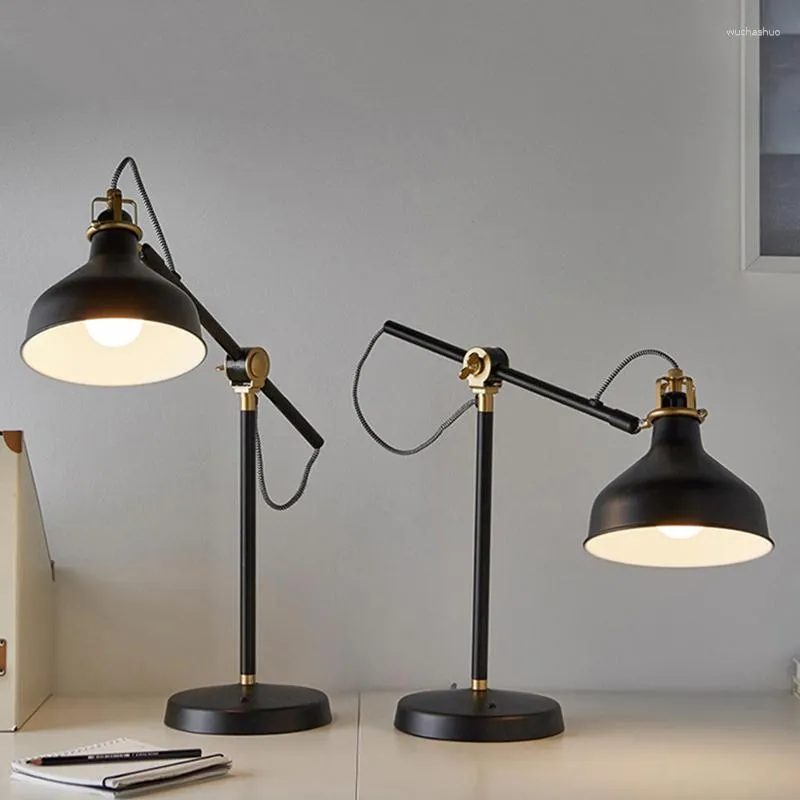 Lampy stołowe Nowoczesne czarne lampy Kreatywne obrotowe biurko do salonu wystrój łóżka oprócz nauki czytanie oświetlenia E27