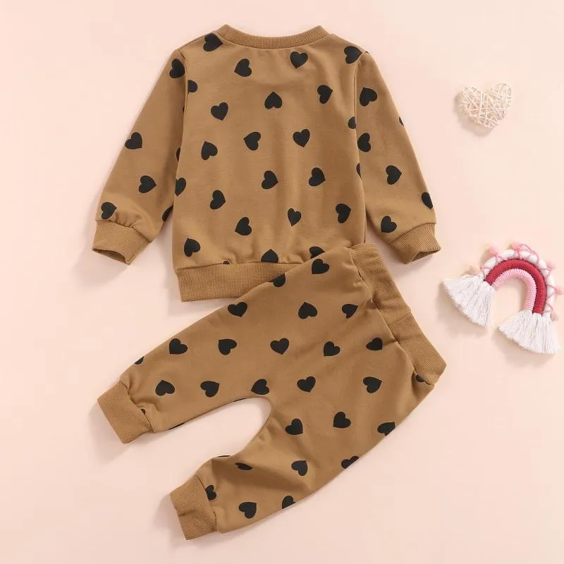 Set di abbigliamento Set di felpe con cappuccio per bebè con stampa a cuore Pullover a maniche lunghe con pantaloni per ragazze 0-3T