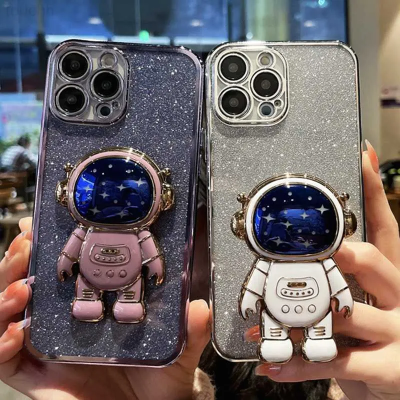 Étuis de téléphone portable Placage de luxe Flash Glitter Astronaut Holder Phone Case pour iPhone 11 12 13 Mini 14 Pro Max X XR XS Stand Cover sur 7 8 Plus SE L230731