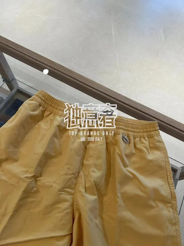 Shorts Masculino Primavera e Verão Loro Piana Lazer Praia Solta Calça Natação Bolso Decorado Amarelo e Laranja