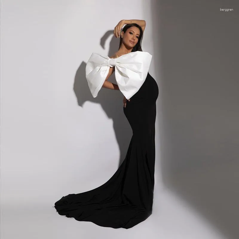 Sıradan Elbiseler Modern Siyah Esnek Straplez Spandex Uzun Doğum Elbise Kadınlar Büyük Yay Bir Omuz Tarafı Yarık Deniz Kızı Pograp