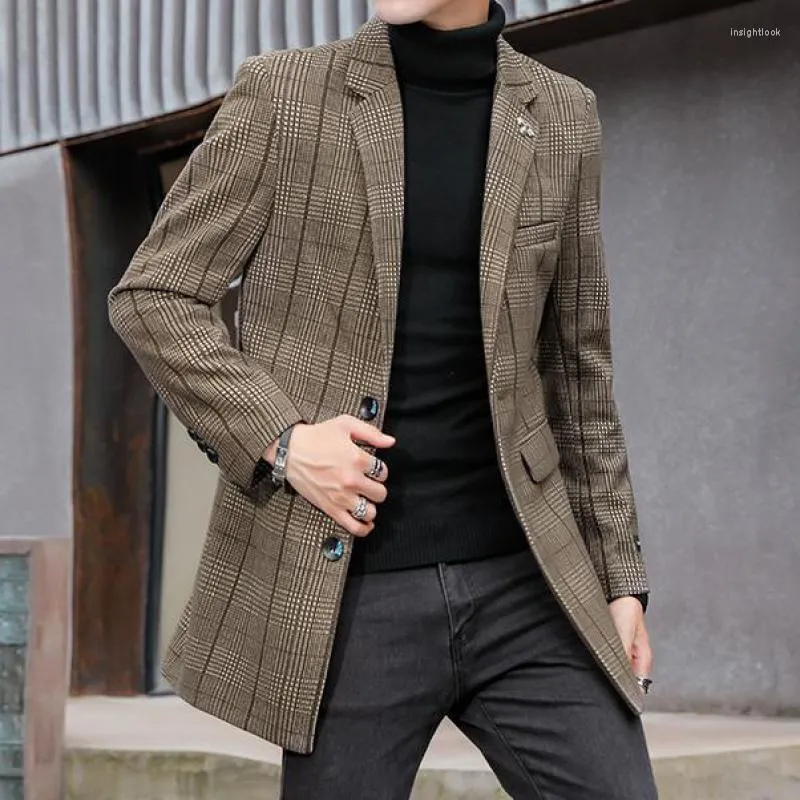 Men's Trench Coats Khaki Plaid Mens Vintage Jackets Fall 2023 Winter Retro Checked Long Slim Fit Fashionable Clothing England