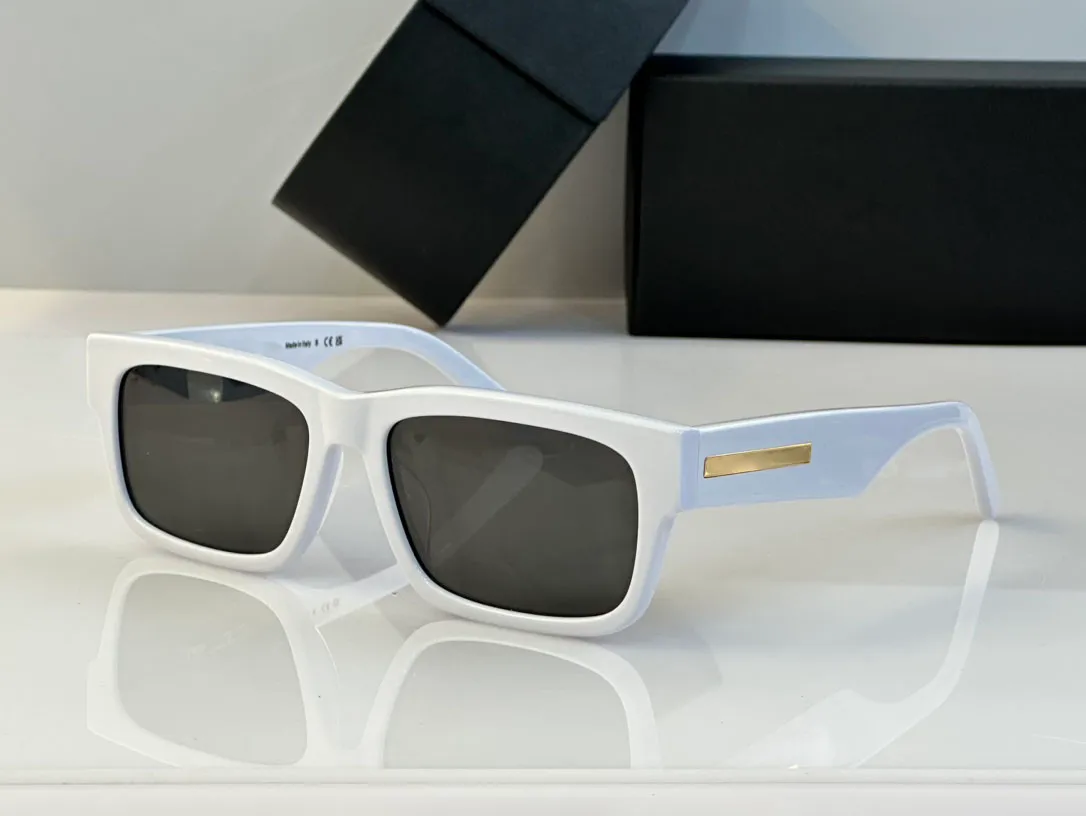 نظارات شمسية للنساء للنساء أحدث الأزياء الأزياء نظارات شمس الرجال Gafas de sol Glass UV400 مع مطابقة عشوائية 065