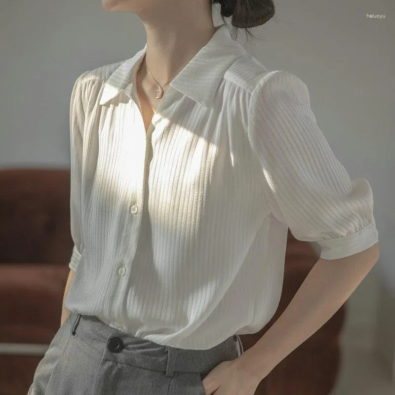 Bluzki damskie letnia moda bluzka 2023 satynowy solidny ton w paski w paski średniej i wyjątkowe koszule dla kobiet