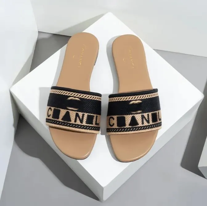 Luxury Embroidered Fabric Slide Slippers Designer Slides For Women Summer Beach Walk Sandals Fashion Low heel Flat slipper Shoes Size 36-42