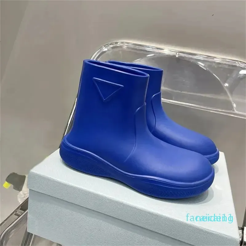 Designer -Foam Rubber Booties Fashion Boot Womens Rain Boots Rubber Tread Sole Classic Galoshes Black White Light Blue