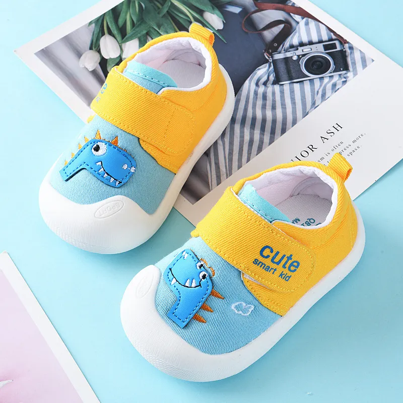 Sneakers Cartoon Baby Canvas Shoes Soft Sole Toddler Casual Breattable Cotton Tyg Kids Anti Collision First Walkers 230802