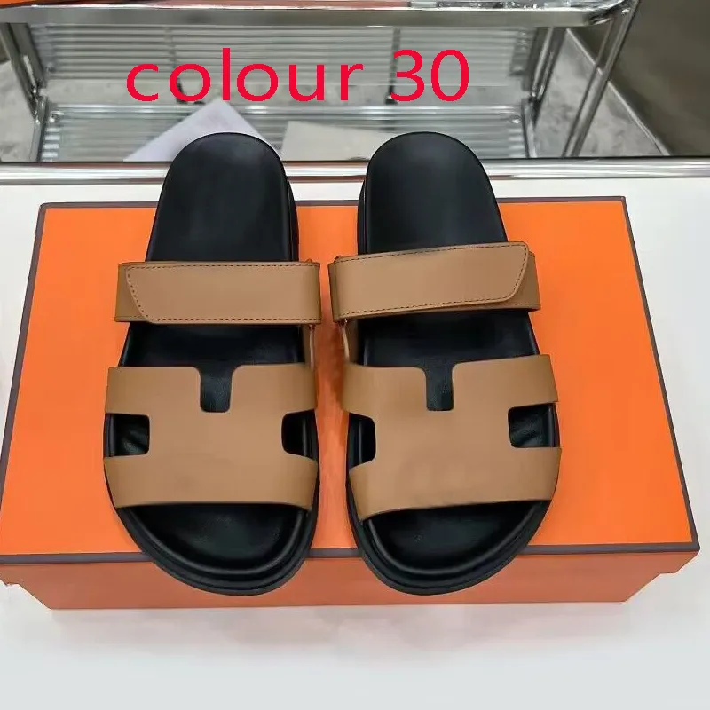 beach slippers Summer Classic luxury woman Cartoon slipper Big Head Leather Flat Belt buckle sandals Hotel Bath men Slides women Designer shoes size 35-42-45 With box