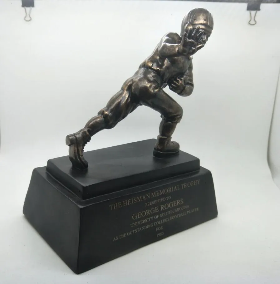 Obiekty dekoracyjne figurki uniwersyteckie piłka nożna heisman trofeum domowe dekoracja college'u futbol Trophy Crafts All Lata Customed 230802