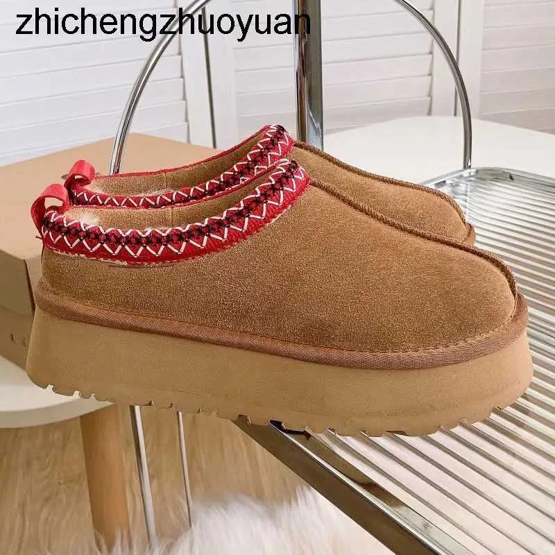 2023 BUTS Women Australian Boot Australia Klasyczna Ultra Mini Platforma Snow Fashion Brand Tasman Slipper Suede Winter Designer Uggitys Booties