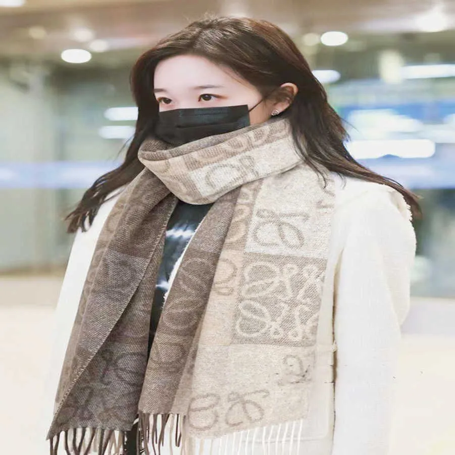 2024 NY CASHMERE SCARF Silver Silk Imitation for Women's Autumn and Winter Long Dual Use Korean Version Letter Fashion Double Sided Air Condition Sal