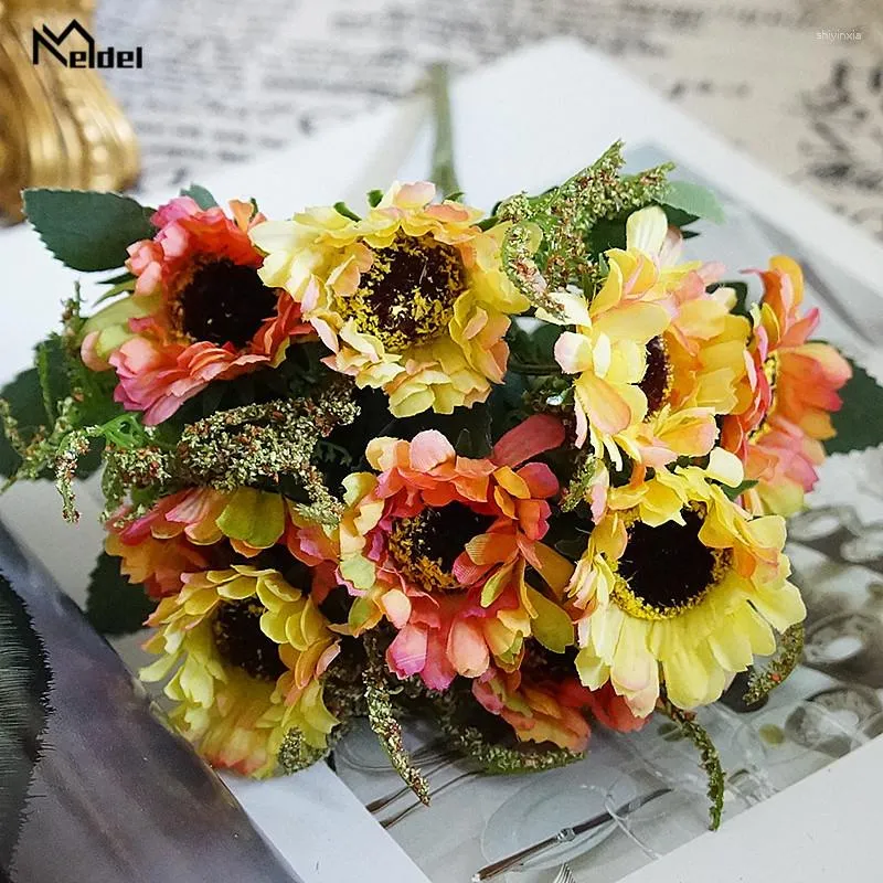 Dekorative Blumen aus Seide, kleiner Gänseblümchen-Blumenstrauß für Heimdekoration, Hochzeit, Brautschmuck, Flores-Accessoires, künstliche Gerbera-Blumen