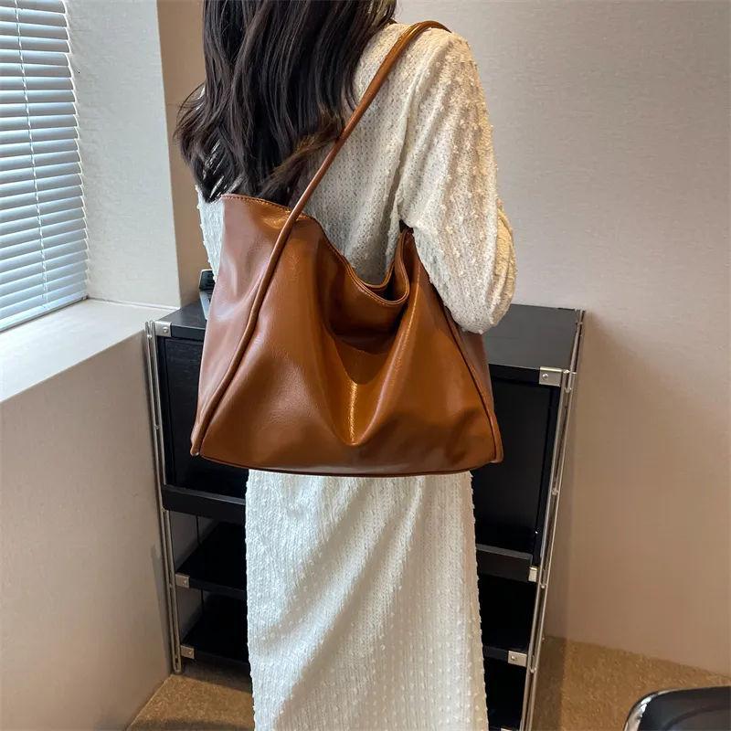 デコルテアクセサリー　横長バッグ mesh BAG | decollte_accessory