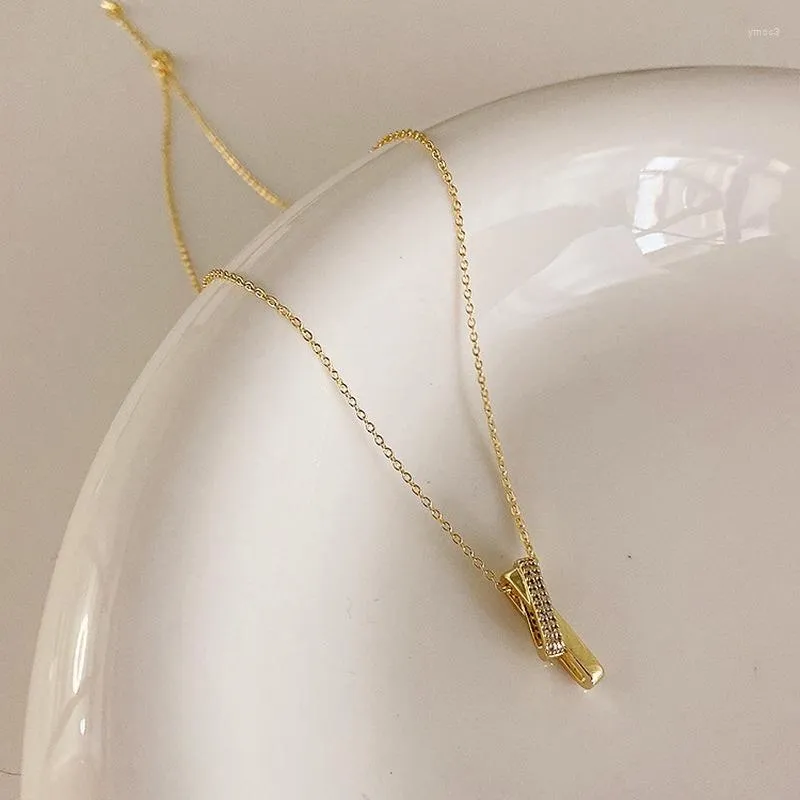 Naszyjniki wisiorek vsnow Creative Gold Color Cross Huggie Geometryczne naszyjnik dla kobiet mody dhinestone metalowa biżuteria dziewczyna