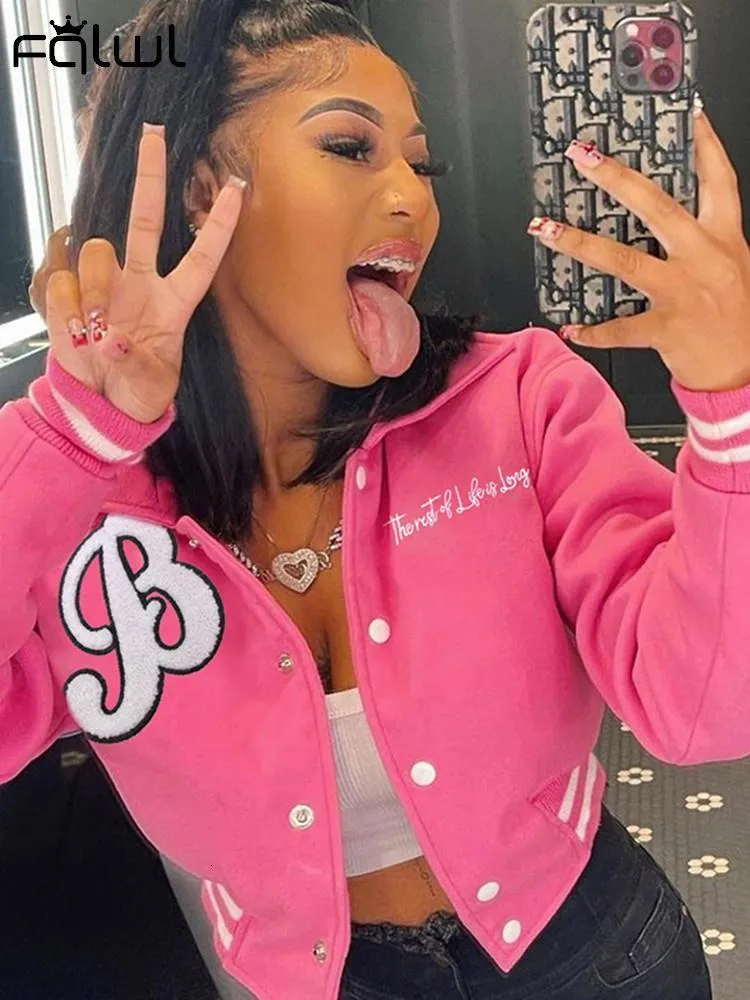 Kvinnorjackor FQLWL Pink Baseball Fashion Fall Jackets för kvinnor Pocket Button Purple Crop Top Jackets rockar Gray Varsity Bomber Jacket 230803