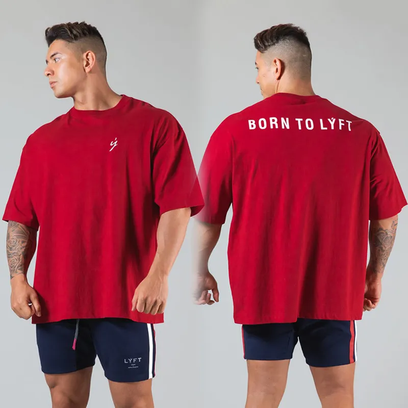 Erkek tişörtleri gevşek büyük boyutlu uyum kısa kollu t-shirt erkekler düşürdü omuz fitness giyim tişört yaz spor salonu vücut geliştirme üstleri tees 230802