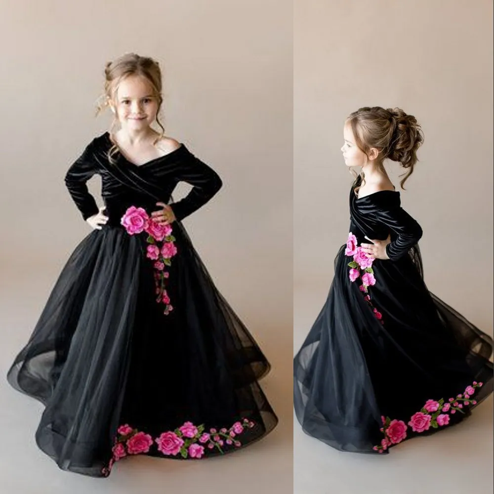 Cute Black Flower Girls Dresses Princess Off Shoulder Long Sleeves Veet Pink Lace Appliques Sash First Holy Communion Dress Floor Length 403