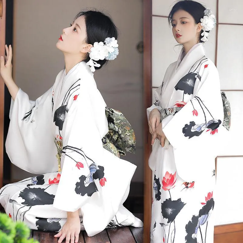 Ropa étnica Mujeres japonesas Kimono blanco Mujeres tradicionales Tallas grandes Anime