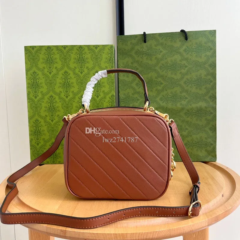 Stylish Genuine Leather Designer Carlyle Medium Shoulder Bag Fashionable Handbag From Lwz2741787 44.56 DHgate.Com