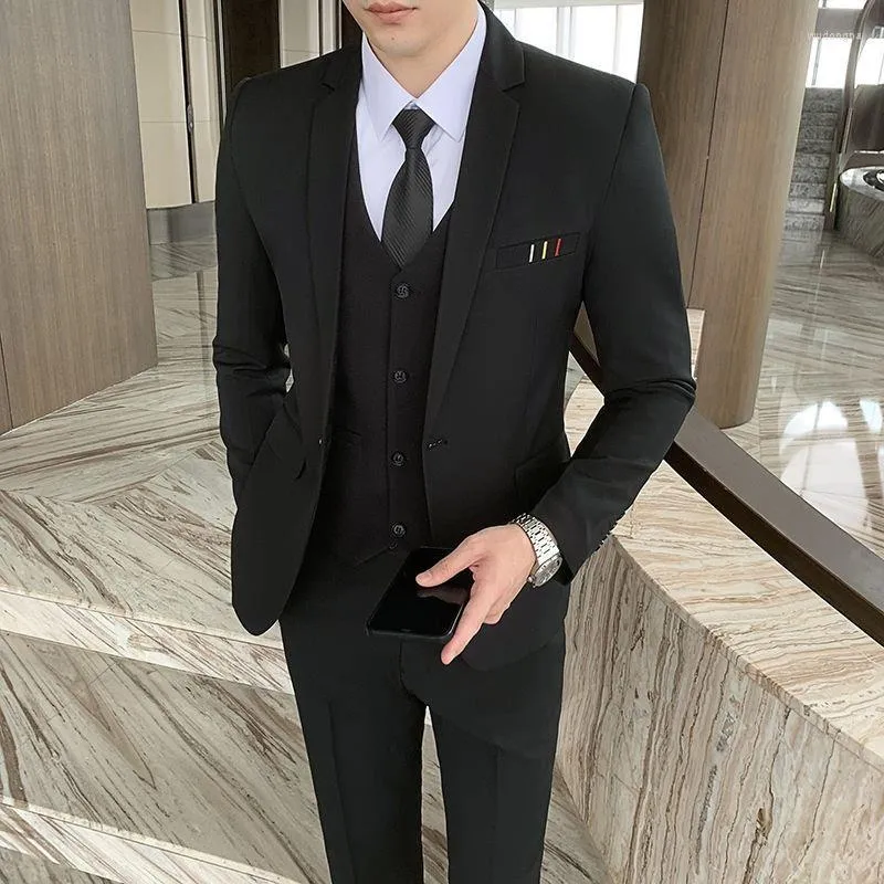 Abiti da uomo Abito da lavoro Casual Carriera Tre pezzi Groomsman Abito da sposa da sposo Gamma completa di blazer da uomo