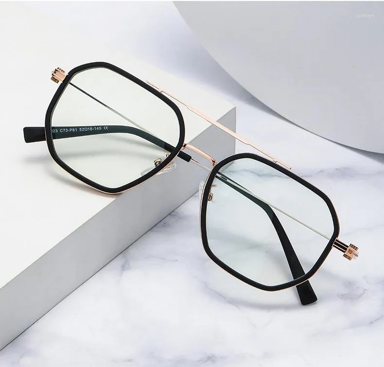 Gafas De Sol A La Moda De Japon Montura De Gafas De Metal Ligero Anti Azul Lentes Transparentes Gafas Para Mujeres Hombres Falsos Marco Optico Irregular De 12 34 DHgate