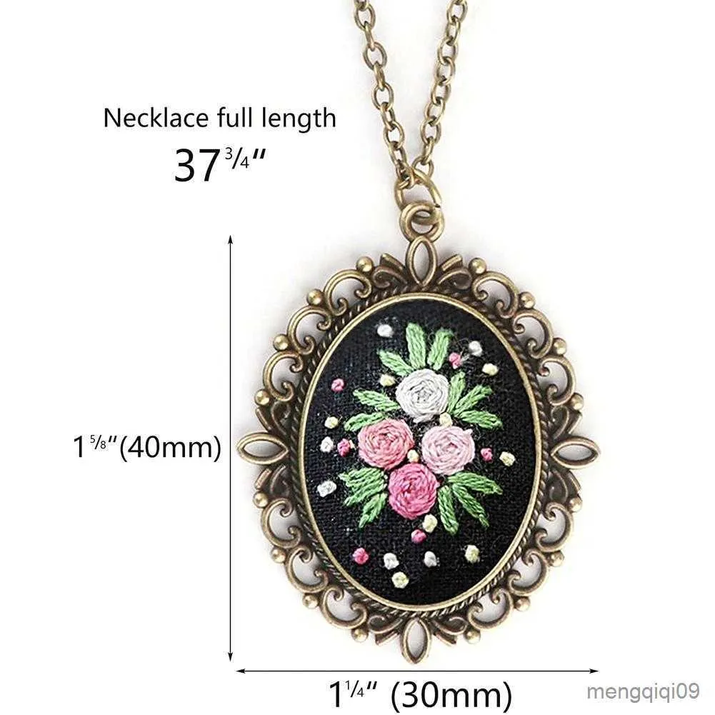 Chinese Style Products Embroidery Pendant Flower Embroidered Pendant Necklace With Needle Thread For Diy Art Crafts Sweater Decoration R230803