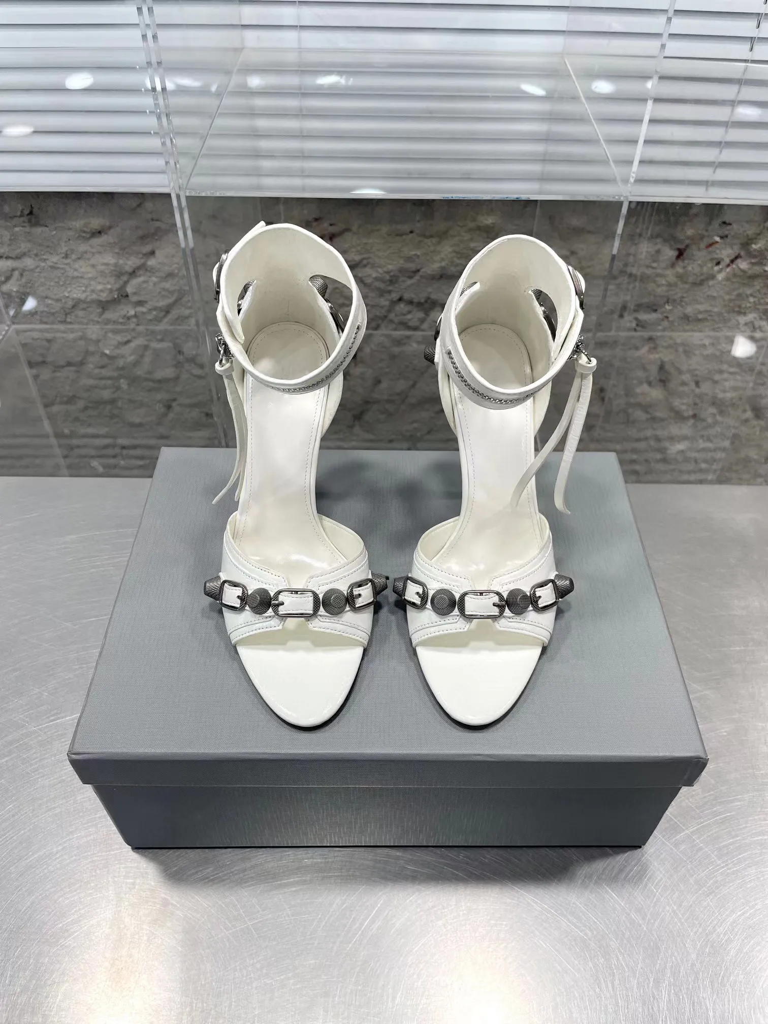 Sandalias verao hotsell 2019 prego