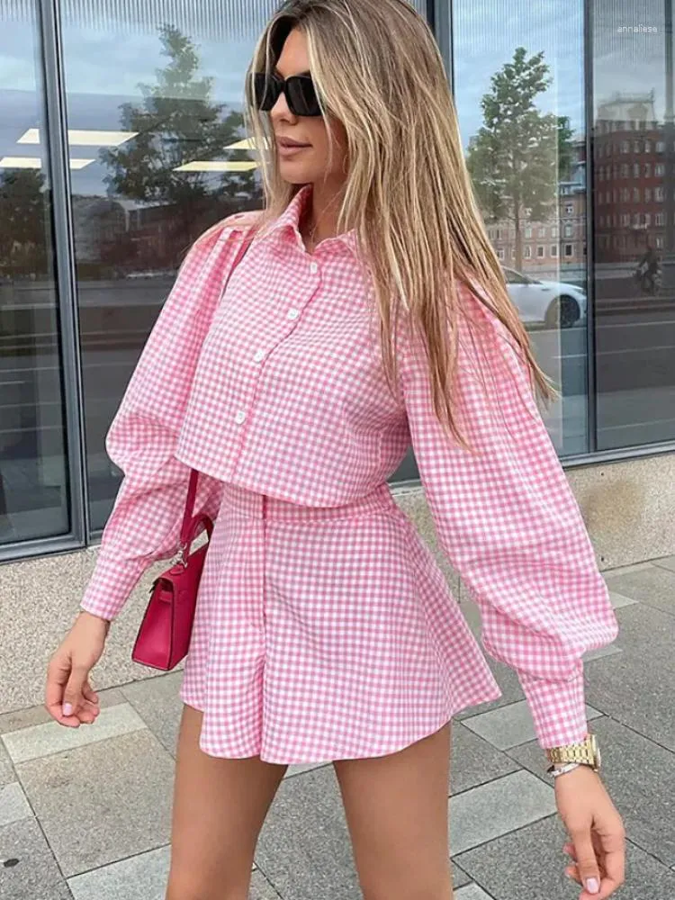 Kvinnors träningsdräkter Plaid Two Piece Short Set Women Summer Puff Sleeve Shirt Topps Wide Leg Shorts Chic 2 Pieces Outfits Female Suit