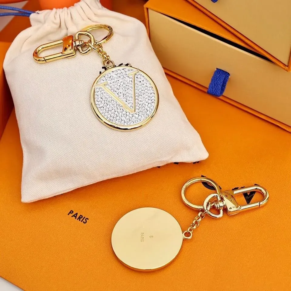 Luxurys Designer Keychain lover Round Diamond fashion Car Handmade key ring Classic Keychain Men Women Bag Pendant G23080413Z-6