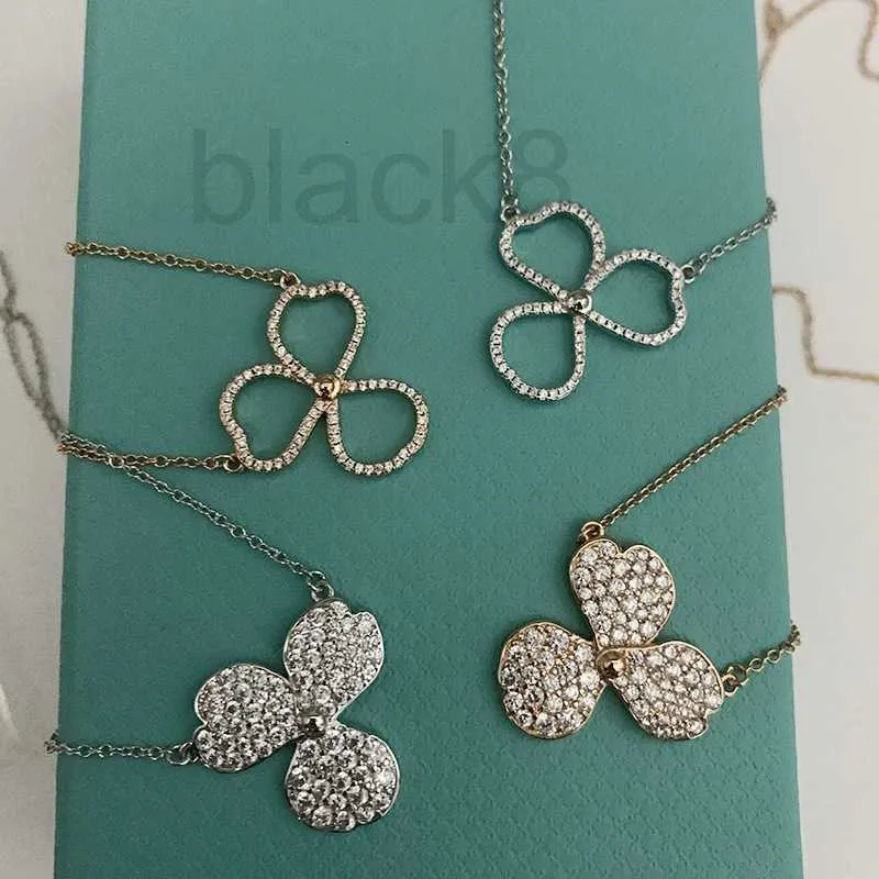 Pendant Necklaces designer S925 Sterling Silver Diamond Necklace for Women's Lucky Clover Collar Chain with Small Style Design and High Sense Pendant U2DZ