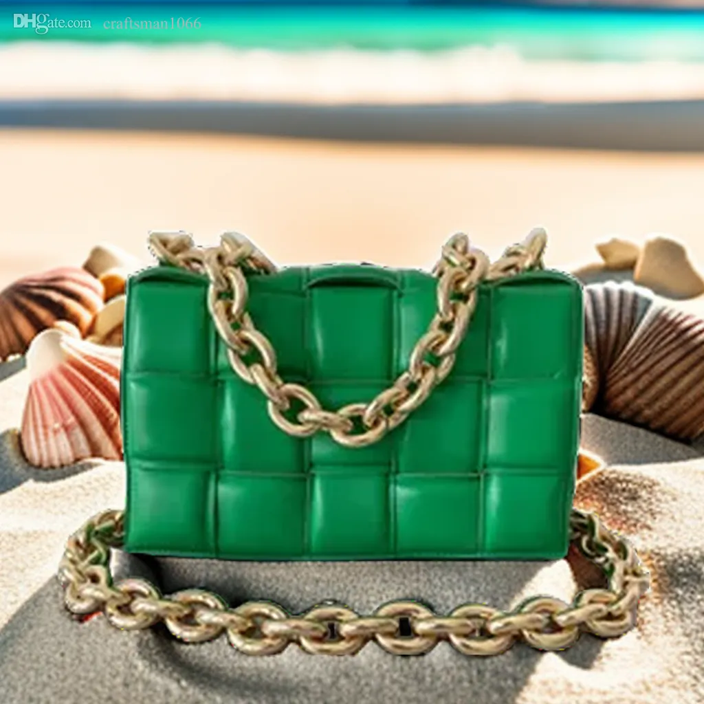 Large chain sales shoulder bag