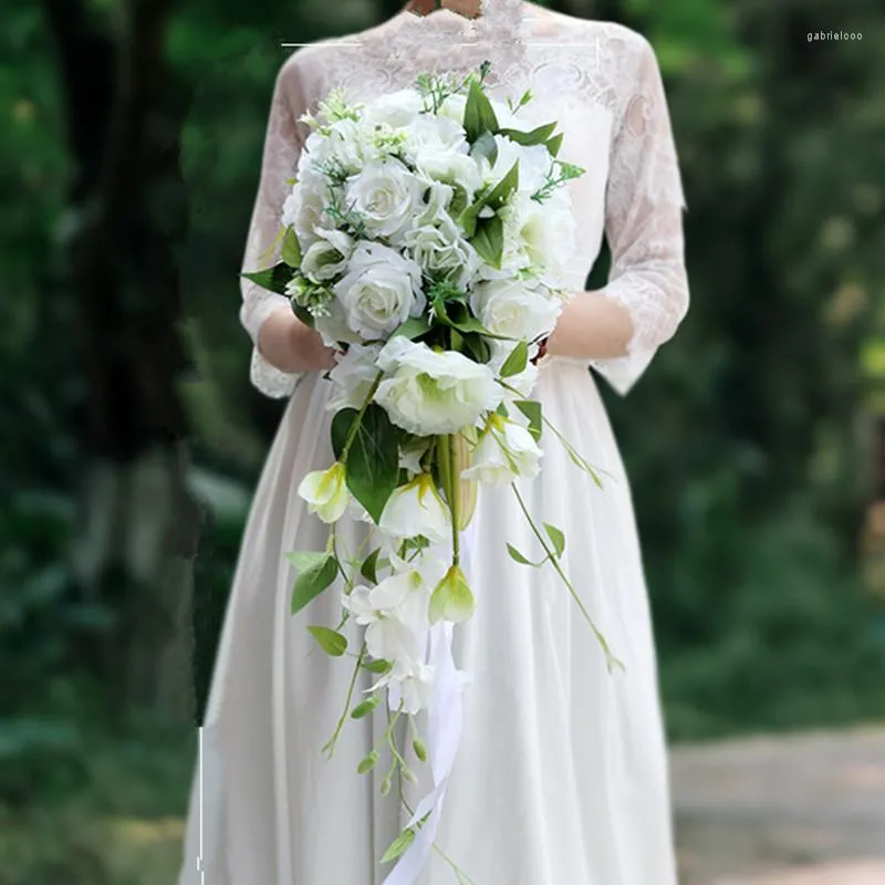 Fiori decorativi Bouquet da sposa artificiale Gocce d'acqua fatte a mano Cascata Damigella d'onore Sposa da sposa