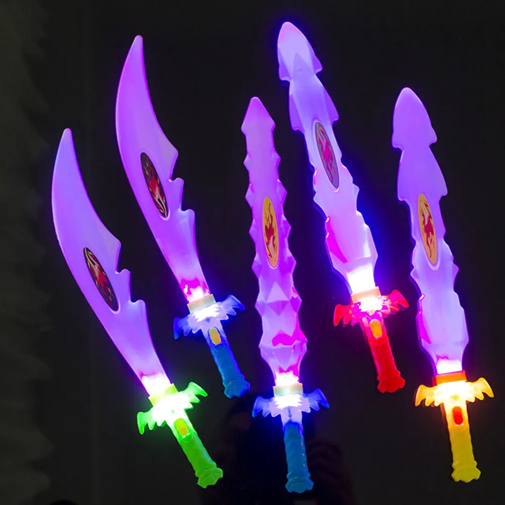 LED SwordsGuns 8pcs Giocattoli spade luminose Accendi bacchette lampeggianti Bastoncini Cosplay per bambini Regalo di compleanno Colore casuale 230804