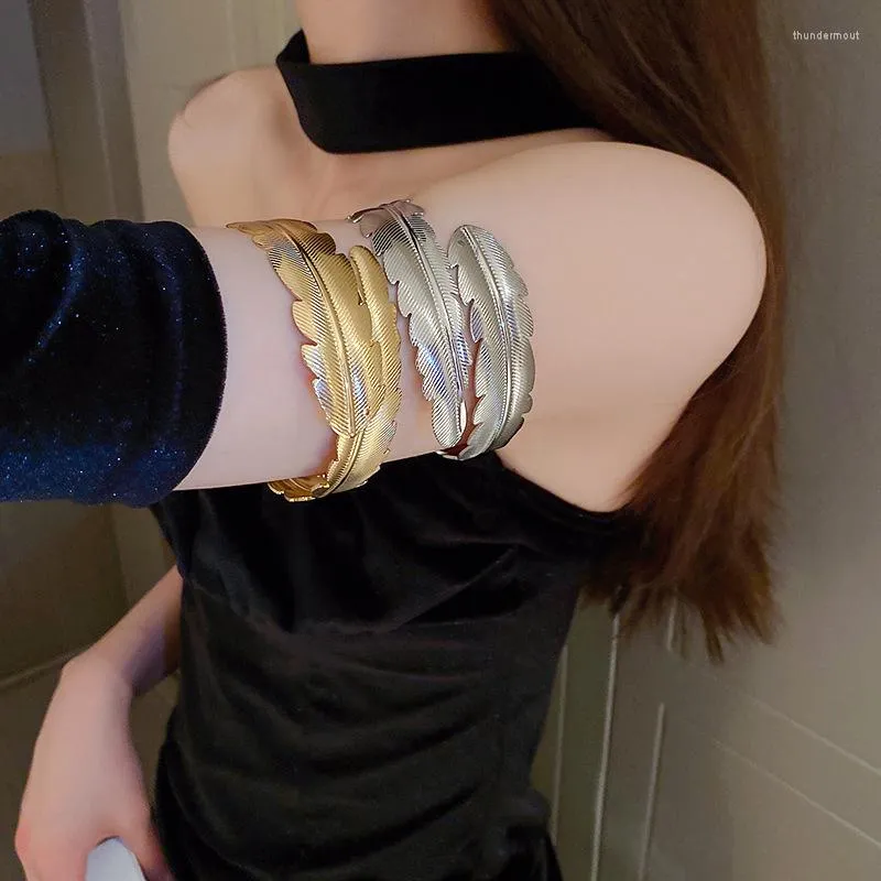 Bracelet métal feuilles ouverture brassard Bracelet pour femmes européenne américaine mode personnalité bras accessoires bijoux
