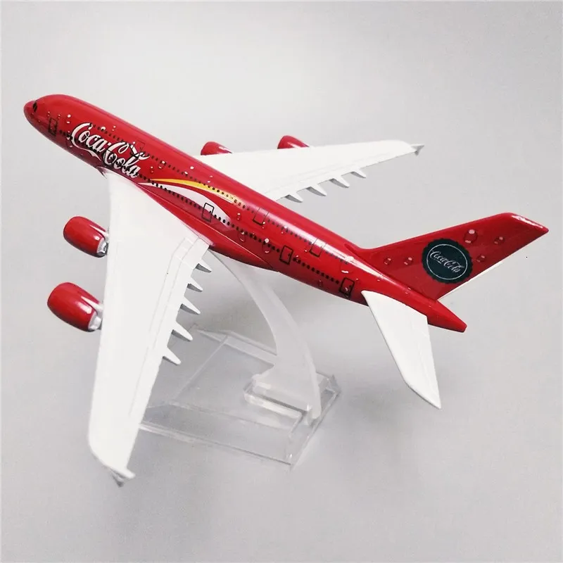 Modelo de avión Aleación Metal Red Air Malaysia Airlines A380 Modelo de avión fundido a presión Airbus 380 Airways Modelo de avión a escala Avión 16 cm juguetes 230803