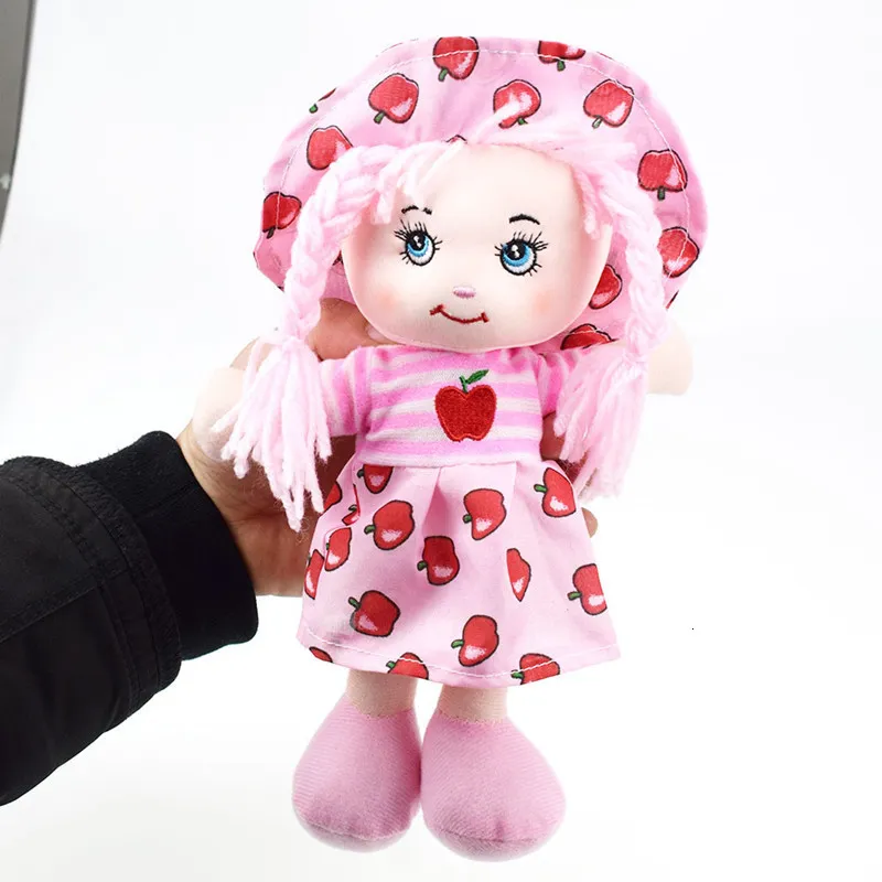 Compra online de 25cm dos desenhos animados kawaii fruta saia chapéu pano  bonecas brinquedos para o bebê menina fingir jogar meninas presente de  aniversário
