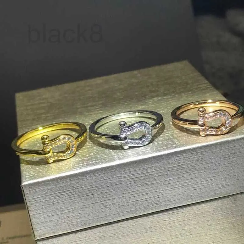 Bagues de bande designer Fashion Bague en fer à cheval à 8 lignes en forme de U Large et étroite Full Diamond V-Gold Paire en or rose 18 carats GKIO